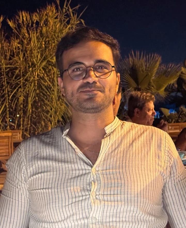 Images showing a guitar, a developer coding, a mosque in Tunisia, a coffee and an astronaut in the desert